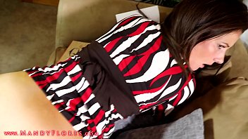 Ibu Tiri Panas dan Anak Tirinya Bereksperimen dengan Anal dan Creampay dalam HD – Mandy Flores
