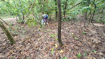 Warga Desa Thailand Amatir Bercinta di Hutan Publik 4K 18