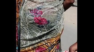 Gaun saree yang membakar nafsu