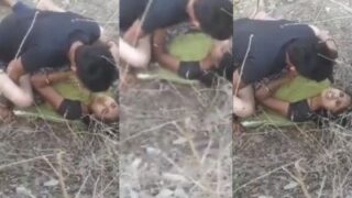 Gadis ini berani bercinta di alam terbuka sambil ditonton teman-temannya