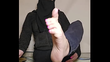 Koleksi Sensual Kaki Mulus Istri Arab Berjilbab Mia