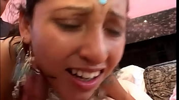 Bhabi dan Suami Berdua dengan Ibu Tiri, Si Jalang Tak Sadar Apa yang Dilakukan Anaknya – Audio Hindi