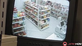 Pekerja Asia yang bergairah melampiaskan hasratnya di tempat kerja