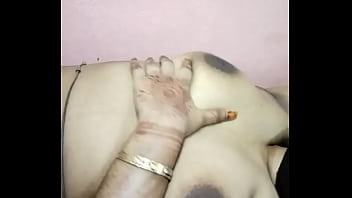 Gadis Desa India dan Bibi Tua Beraksi Ganas