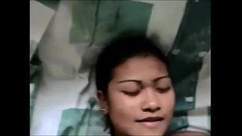 Situs Lives.pornlea.com: Asian handjob penis besar dan ejakulasi, pancaran sperma deras membanjiri wajah