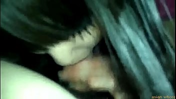 Pelacur Tionghoa mengisap penis berulang hingga empat kali.