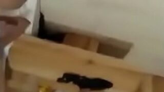 Aksi Lesbi Gadis Nakal di Depan Pacar Mereka