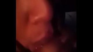 Gadis desi menggoyang lidah dengan nafsu liar