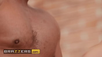 Gadis Lentur Eve Sweet yang Bergairah / Brazzers / Masukkan Kode XVPROMO di Situs Resmi untuk Diskon