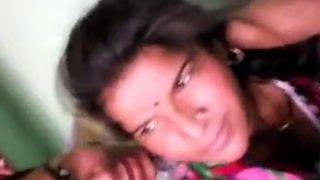 Goyangan Liar Desi di Ranjang