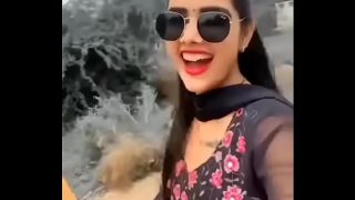 Sensasi Naik Turun Susu Bhabhi Desi