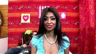 Mama Latina yang panas dan liar di ranjang