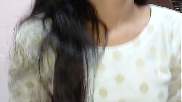 Gairah Malam Panjang Ibu Tiri Punjab yang Menggoda, Suara Erang dan Desahan Menggairahkan dalam Video Seks HD
