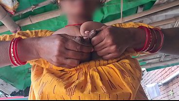 Istri Thakur India digoda dan ditiduri karena ukuran kelamin suaminya kecil