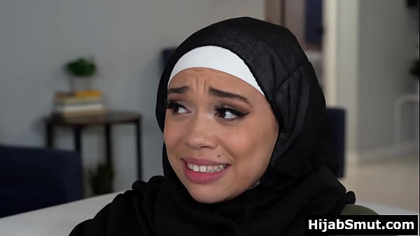 Pengalaman Pertama yang Menggoda antara Kakak Tiri Muslim dan Adik Tiri