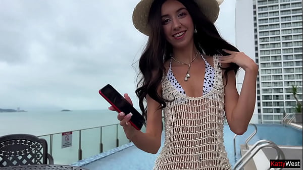 Blanca dari Spanyol Ingin Mencicipi Cock White Russian dan Dapat Creampie di Memeknya