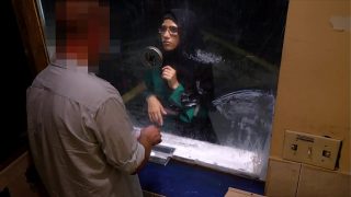 Arab Terbongkar – Wanita Arab Putus Asa Berhubungan Intim Demi Uang di Motel Gelap
