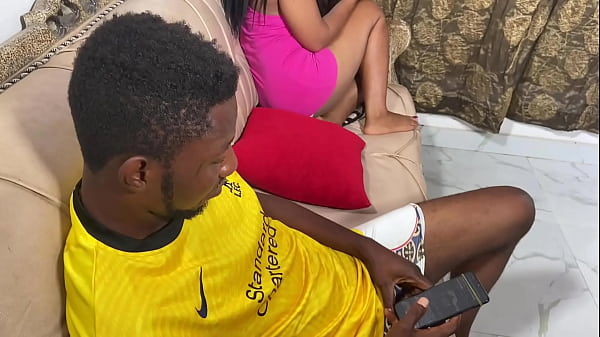 Kakak Tiriku Menyebutku Ahli Bor Vagina Usai Pengalaman Seks yang Mengguncang