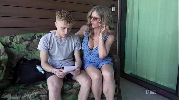 Ibu Tiri Mengubah Anak Tirinya Jadi Pengganggu demi Imbalan Memek – Cory Chase – Panas Terlarang