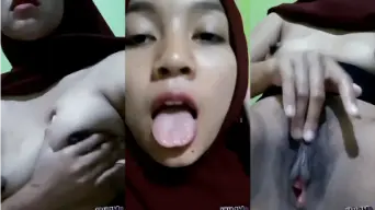 Cewek Berjilbab Bugil Tete Gede Lanjut Sange