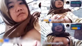 Mey Berhijab dengan Seragam Pramuka yang Ketat Memeras Payudaranya