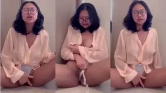 Nindi Berkacamata Muncrat Deras Bak Air Mancur
