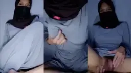 Ukhti Nina Asanti Berhijab Mengocok Memek