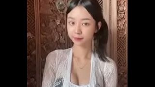 Sindi, Gadis Seksi yang Menggoda dengan Tubuh Mempesona