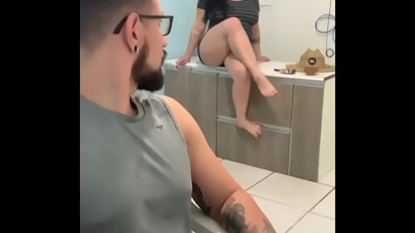 Dia me tirou do serviço com a buceta, mas só ganhou o cu. Enfiei até o fundo e arrebentei tudo!