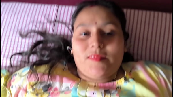 Cinta Desi yang Menggoda