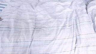 Layla London yang menggairahkan digoyang hingga bergetar