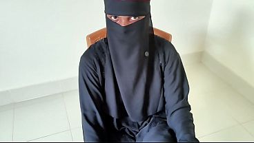 Gadis berhijab panas bikin ranjangku bergetar