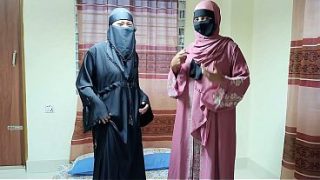 Kakak tiri berhijab Desi ingin merasakan kontol gede adik tiri di dalam memek sempitnya