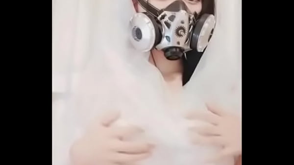 Masturbasi dengan Dildo Tiongkok yang Menggoda, Membuat Vagina Basah dan Menggairahkan