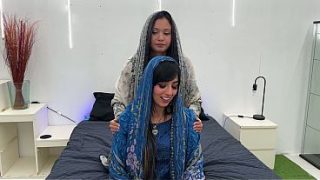 Menggila Bertiga dengan Dua Arab Montok, Payudara Besar dan Memek Ketat – Aaliyah Yasin dan Jade Presley
