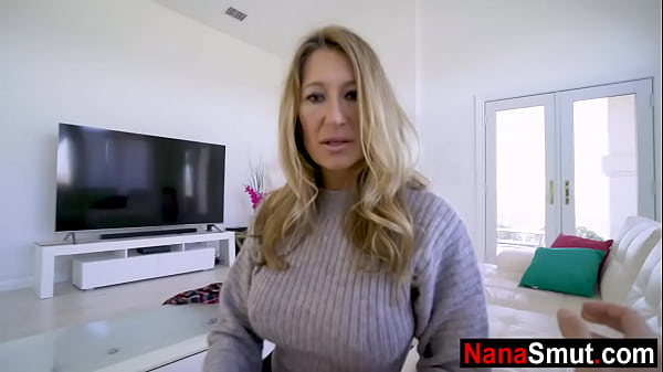Nenek Tiri Gatal Minta Digituin Sama Cucu Tirinya