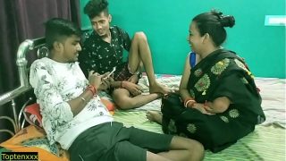 Istri seksi India dibagi-bagi dengan teman! Adegan ranjang panas asli