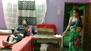Gadis India panas bercinta dengan bibi seksi, suara erotisnya jelas terdengar!