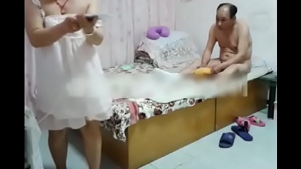 Gadis Tionghoa dan kekasihnya beraksi panas di kamar hotel