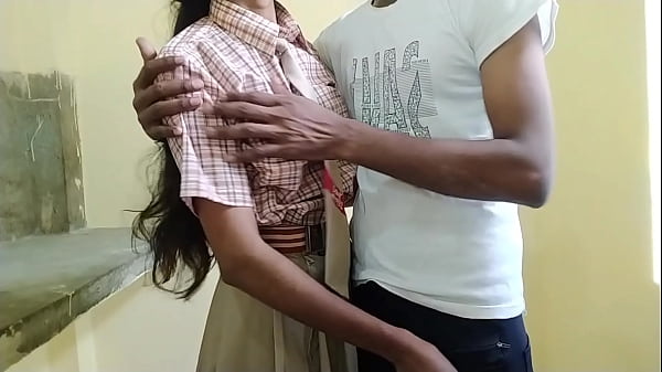 Pelajar desa India ngentot pacar sekolahnya yang berumur 18 tahun