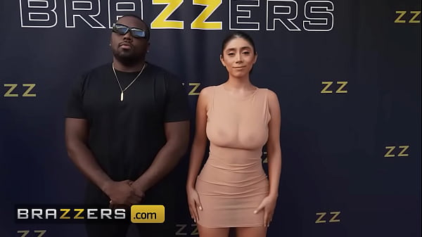 Violet Myers Pamer Lubang Pantatnya untuk Paparazi