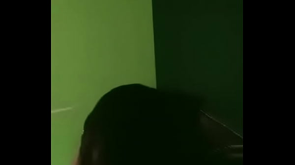 Bibi Desi yang Nakal Menghisap Batangku Bagian 1