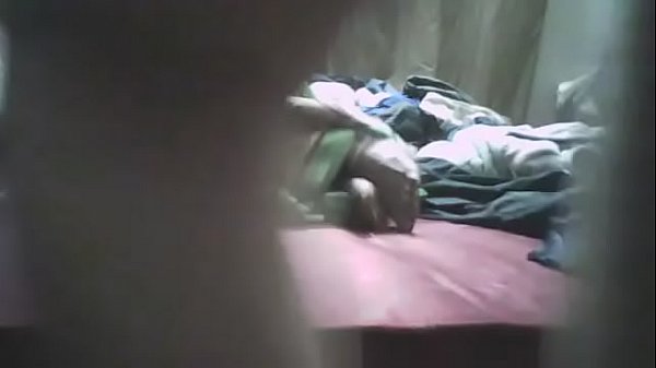 Pembantu Desi Beraksi di Ranjang