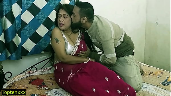 Bidadari India yang panas, bhabhi milf liar bercinta keras dengan NRI yang ganas! Suara desahan dalam bahasa Hindi yang jelas.