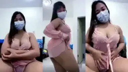 Meki Montok Host Seksi Kembali Mengocok dengan Lendir Menggoda