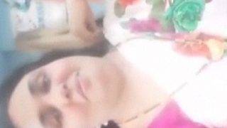 Tante India buka-bukaan sari video panas