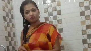 Video Mandi Sarika yang Menggoda (Sarika Vikki)