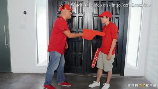 Mainin Dua Cewek / Brazzers / unduh versi lengkap di https://zzfull.com/tub