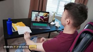 Jauh-Jauh dari Teman Sekamarku yang Gila Seks Jazz Si Kuda Jantan / Brazzers / Masukkan Kode XVPROMO di Situs Resmi untuk Diskon