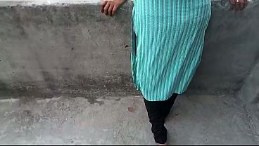 Bhai ne apni desi stepsister ko zor zor se chodkar uska halat kharab kar diya, asli Hindi audio